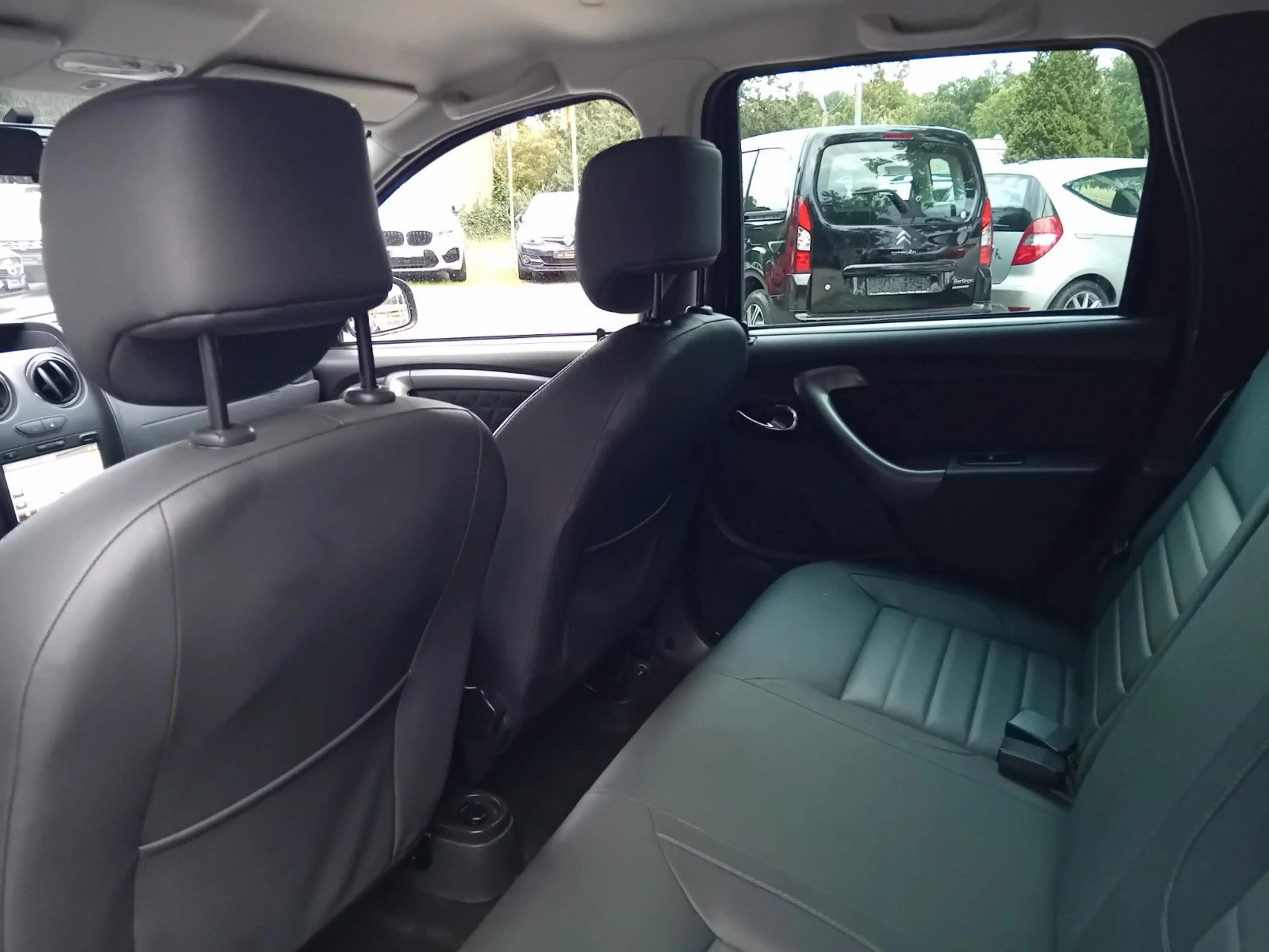 Dacia Duster I Prestige 4x2 * Standheizung * INSP+TÜV neu * Top — photo 13