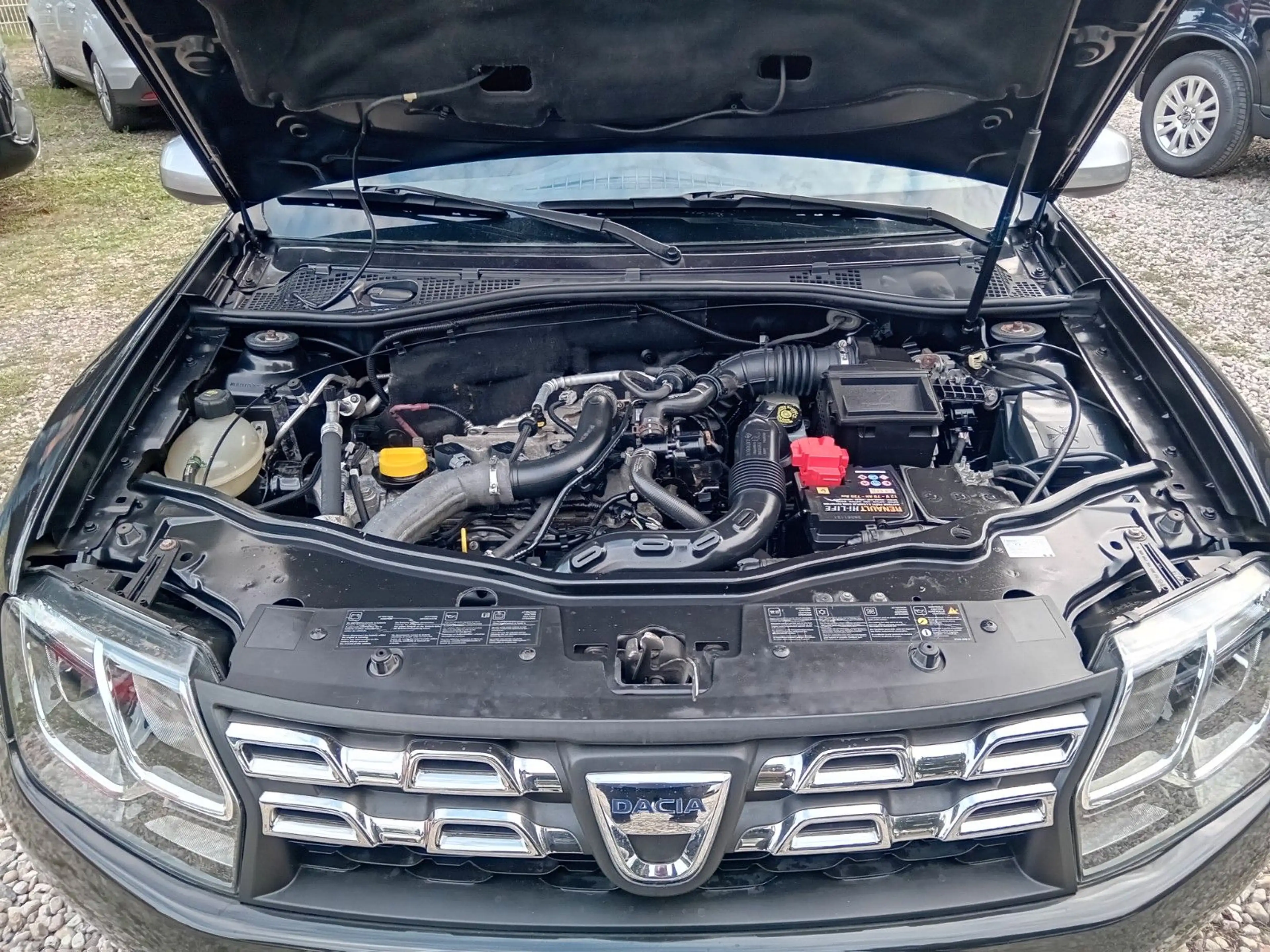Dacia Duster I Prestige 4x2 * Standheizung * INSP+TÜV neu * Top — photo 9