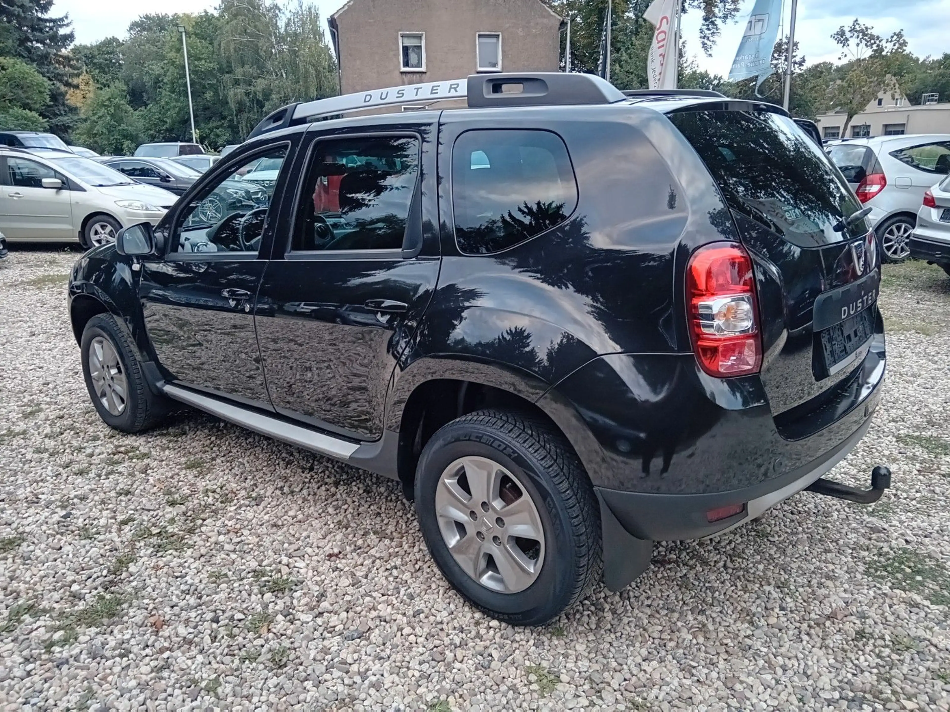 Dacia Duster I Prestige 4x2 * Standheizung * INSP+TÜV neu * Top — photo 4