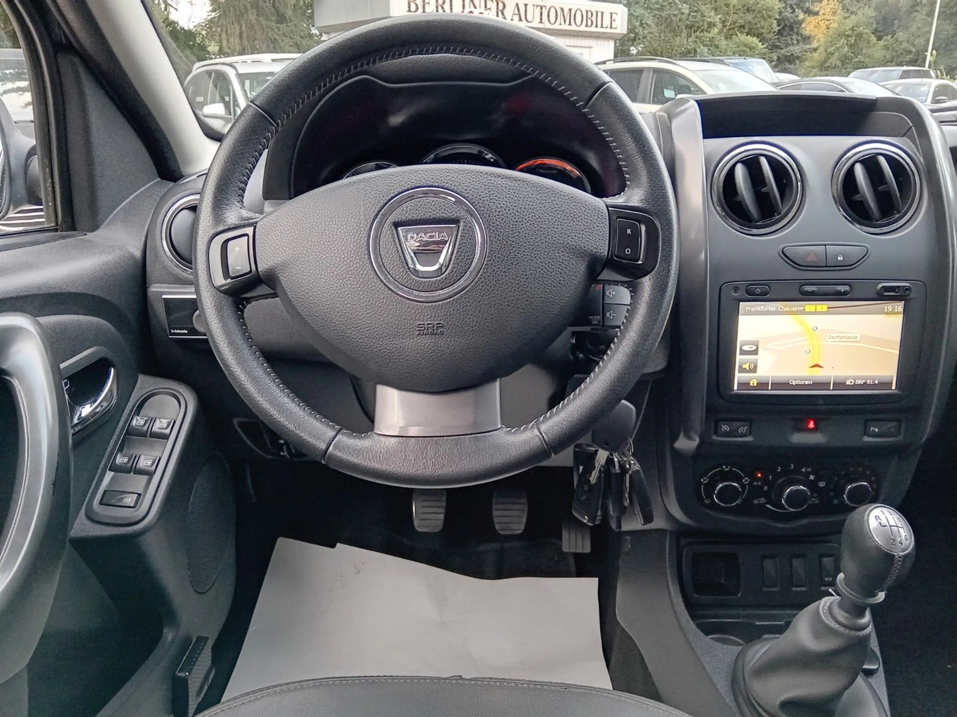 Dacia Duster I Prestige 4x2 * Standheizung * INSP+TÜV neu * Top — photo 15