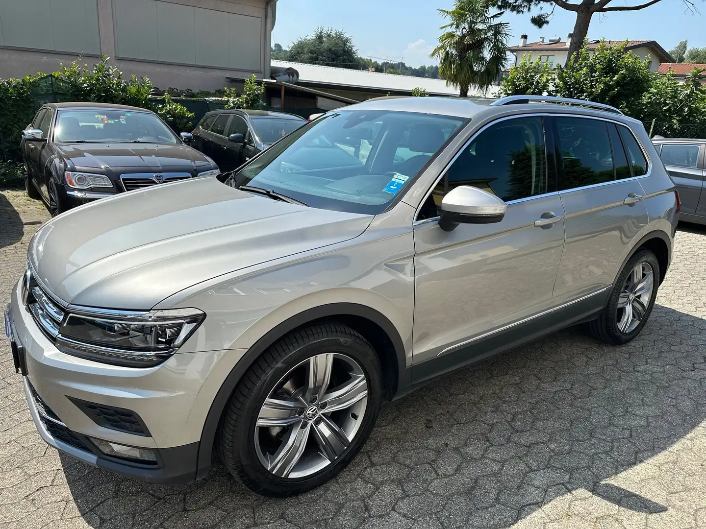 Volkswagen Tiguan Tiguan 2.0 tdi Business 150cv dsg*FULL NAVI Grigio - 1