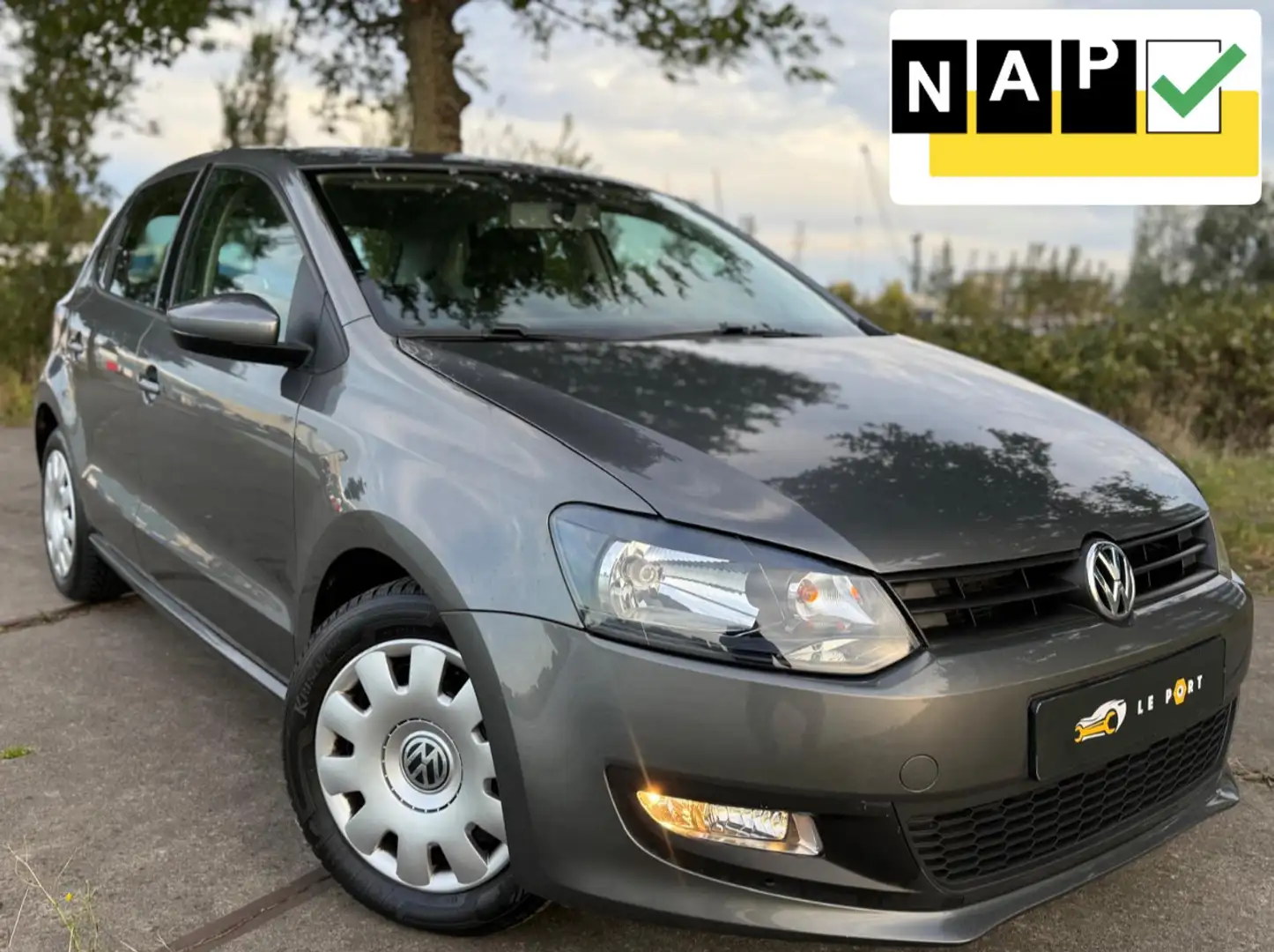 Volkswagen Polo 1.2 TSI | 2012 | 5DRS | NWE APK | 1 EIGENAAR Grijs - 1