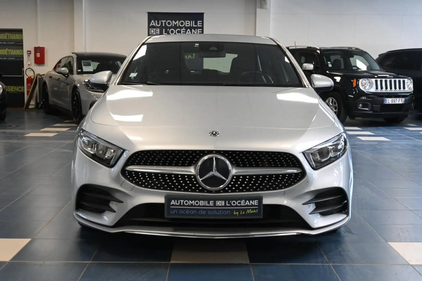 Mercedes-Benz A 180 180 d 7G-DCT AMG Line Gris - 2