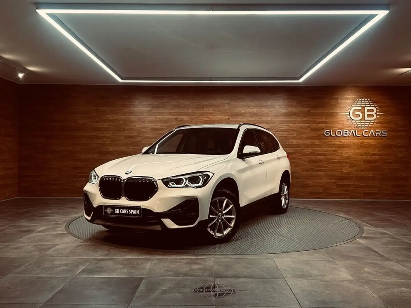 BMW X1 sDrive 18dA Corporate Blanco - 1