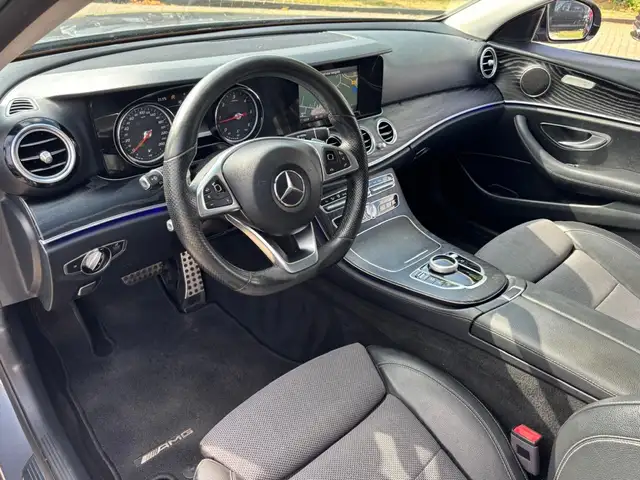 Mercedes-Benz E-Class view 11