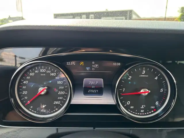 Mercedes-Benz E-Class view 15