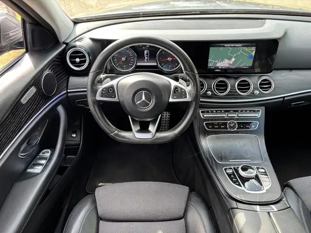 Mercedes-Benz E-Class view 9