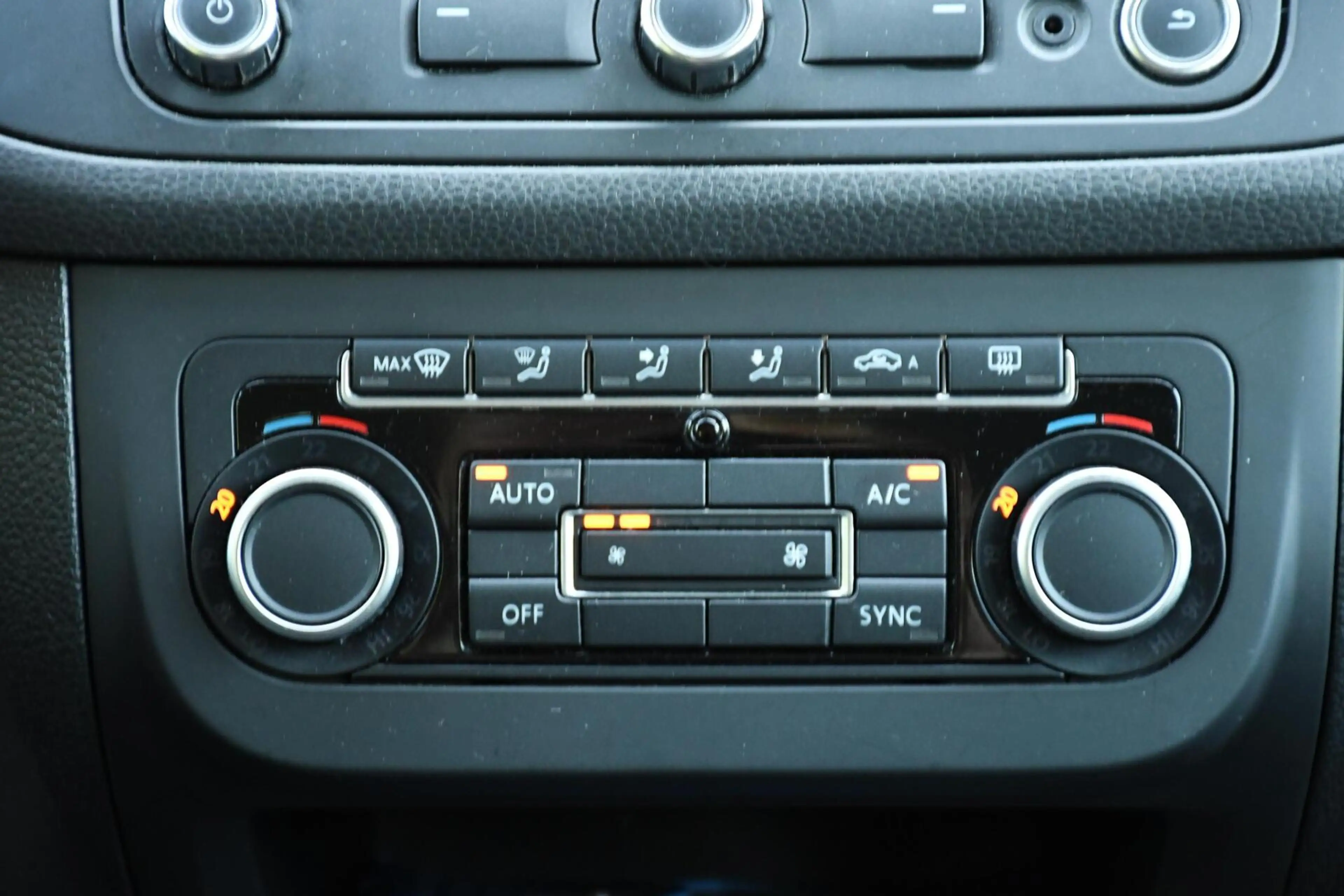 Volkswagen Golf Plus 1.2 TSI Highline BlueMotion Trekhaak — photo 28
