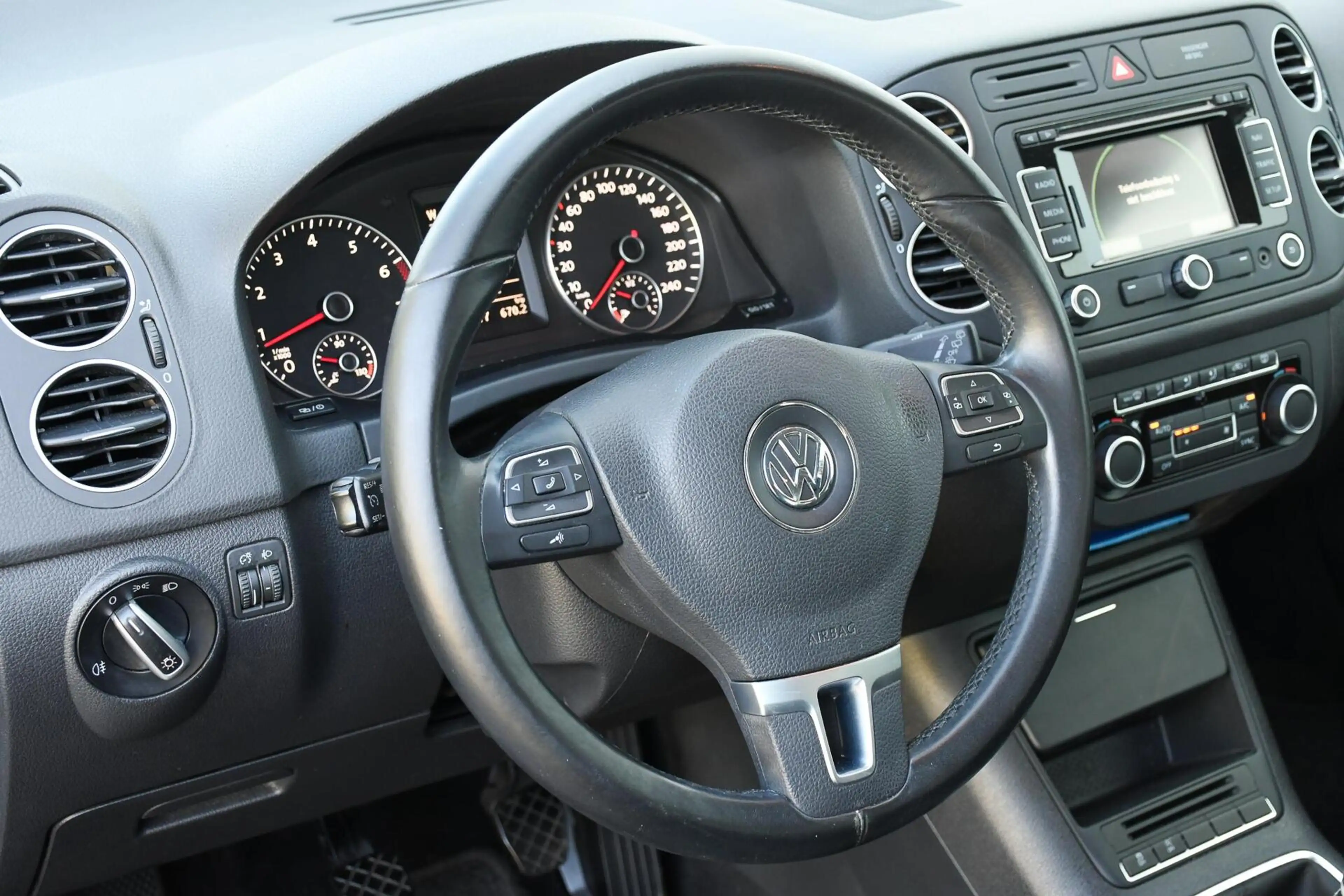 Volkswagen Golf Plus 1.2 TSI Highline BlueMotion Trekhaak — photo 7