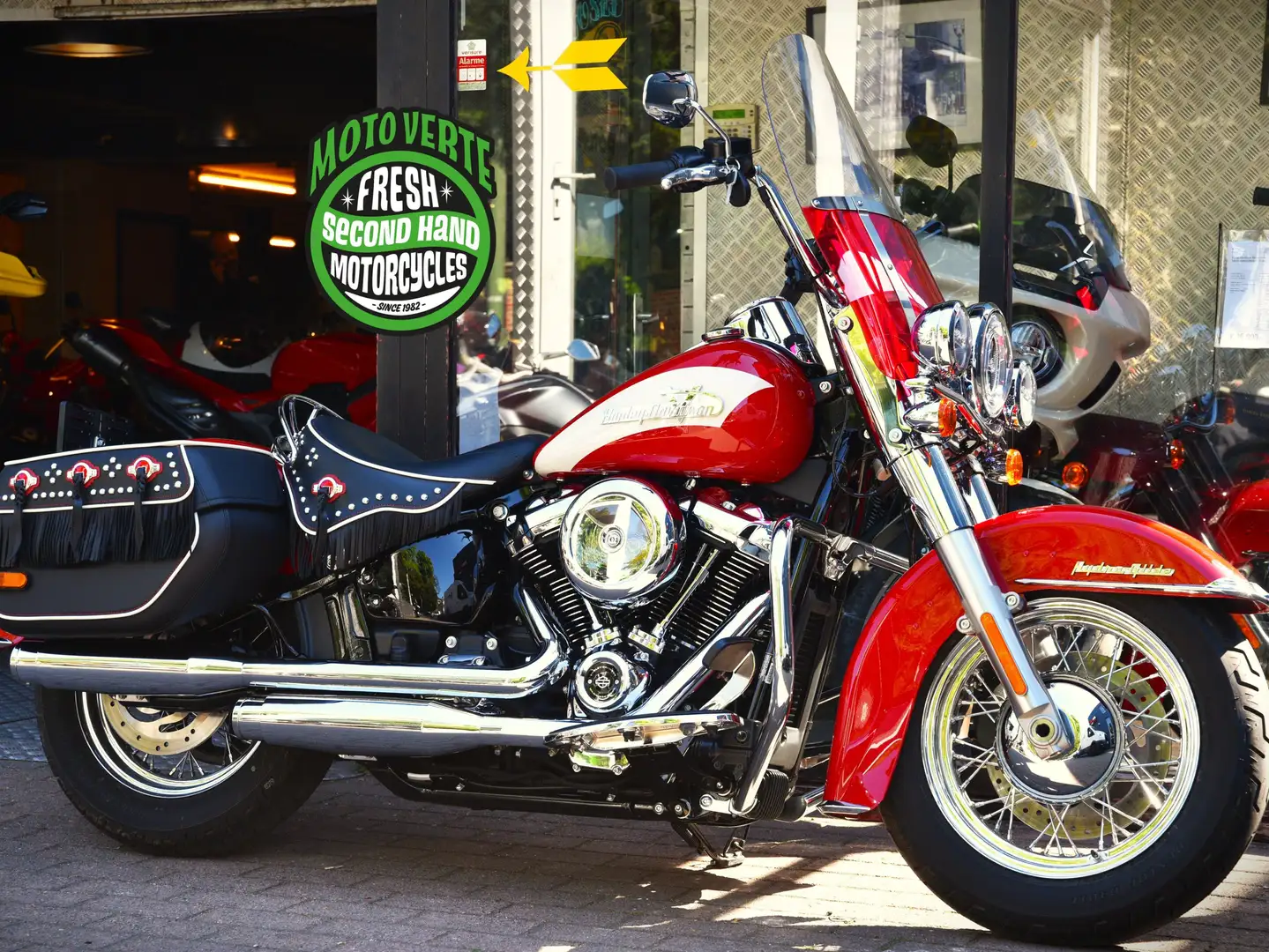 Harley-Davidson Hydra Glide REVIVAL ***MOTO VERTE*** Red - 1
