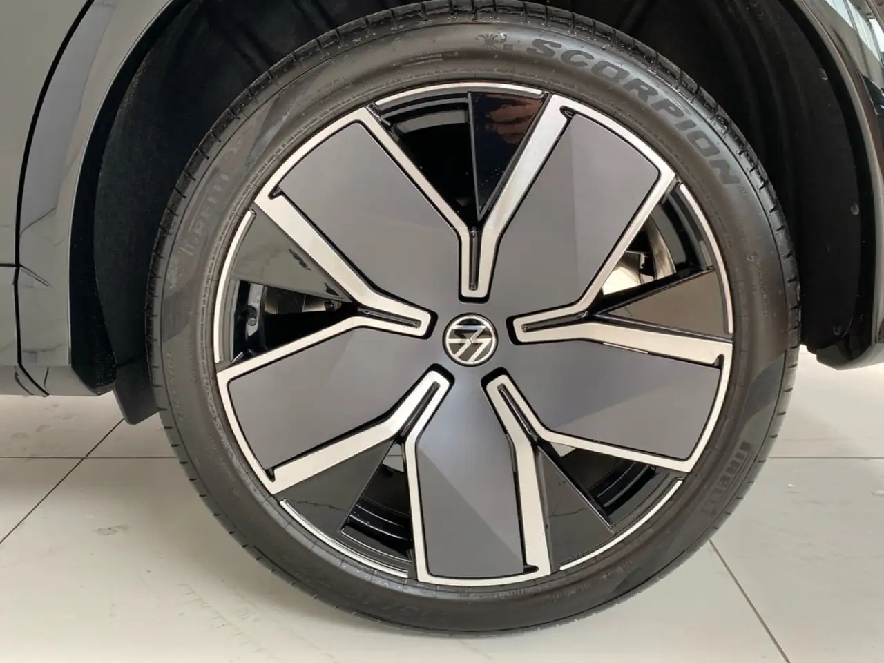 Volkswagen Tiguan 2.0 TDI 110KW SCR R-Line Plus DSG 13
