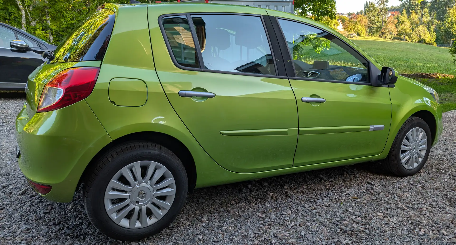 Renault Clio TCe 100 Dynamique Grün - 2