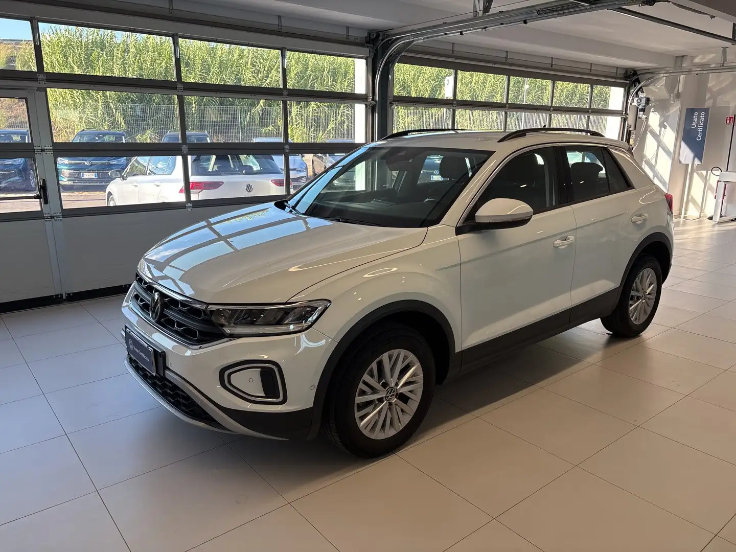Volkswagen T-Roc 2.0 TDI SCR LIFE 115 CV Bianco - 1