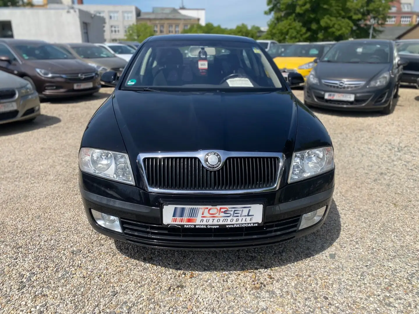 Skoda Octavia 1.6 MPI Ambiente Klimatronik Sitzheizung Schwarz - 2
