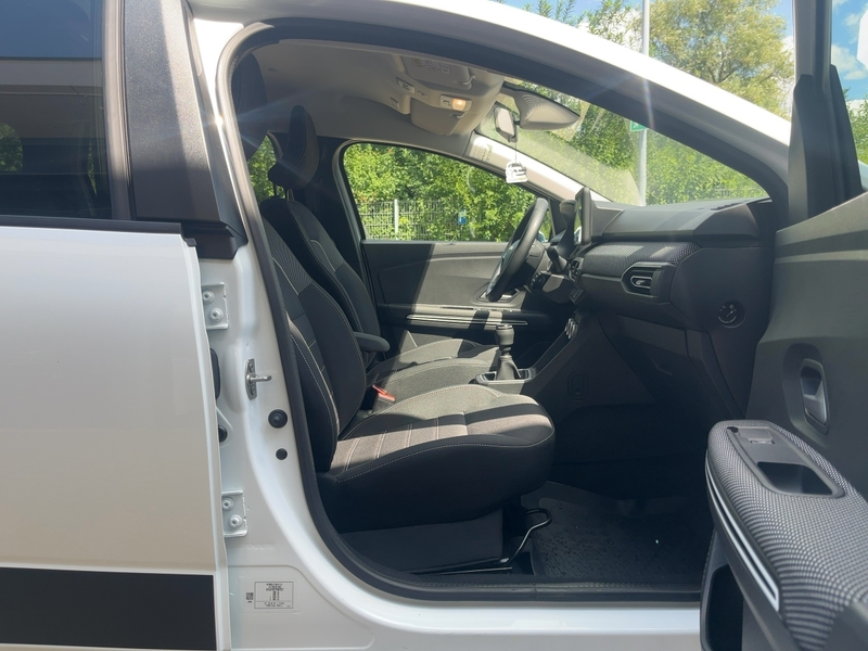 Dacia Jogger Extreme+ TCe 110+KAM+SHZG+KLIMA+NAVI+TOTWINKEL+ — photo 11