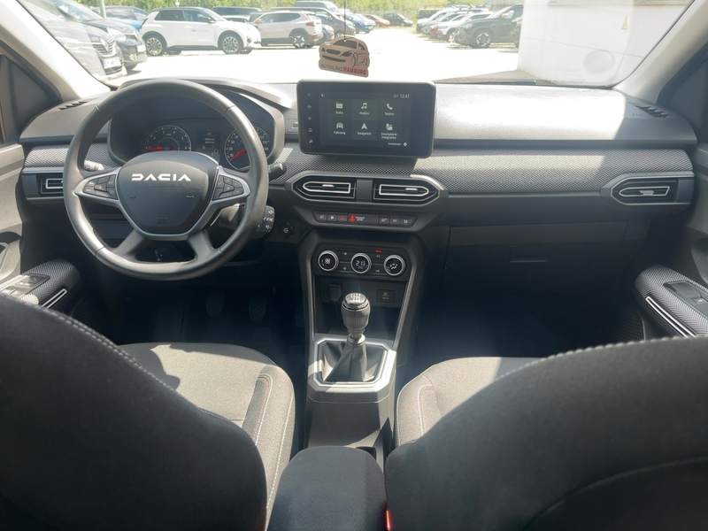 Dacia Jogger Extreme+ TCe 110+KAM+SHZG+KLIMA+NAVI+TOTWINKEL+ — photo 8