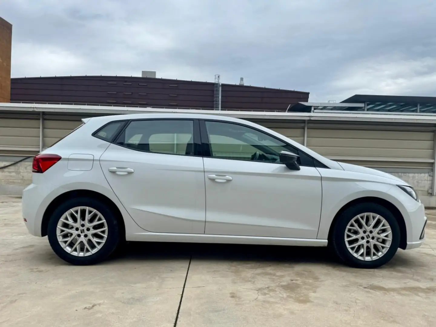 SEAT Ibiza FR XS 1.0 TSI 116CV 5P Blanco - 2