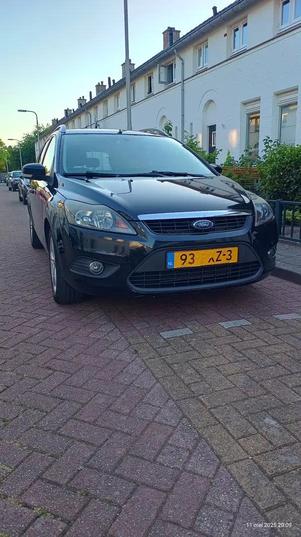 Ford Focus 1.6 16V Benzine Comfort Zwart - 1