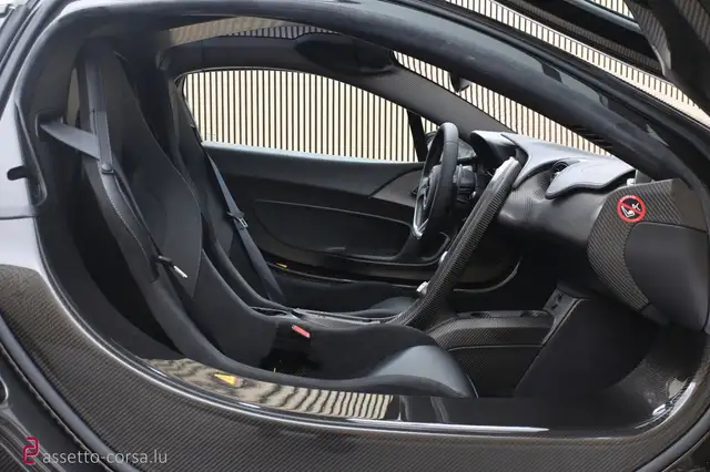 McLaren P1 view 21