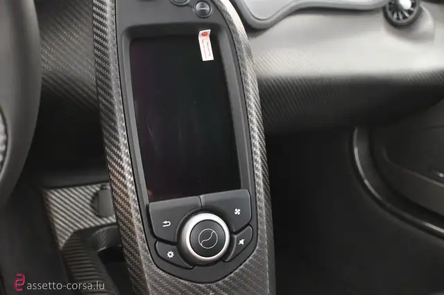 McLaren P1 view 16