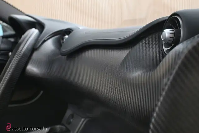 McLaren P1 view 23