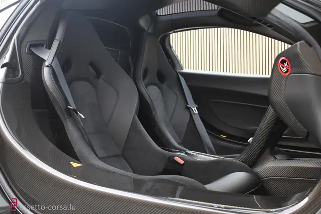 McLaren P1 view 22