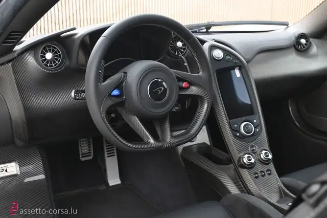 McLaren P1 view 12
