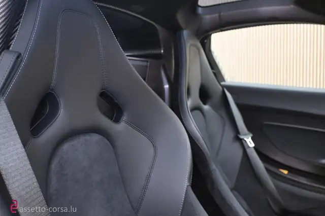 McLaren P1 view 24