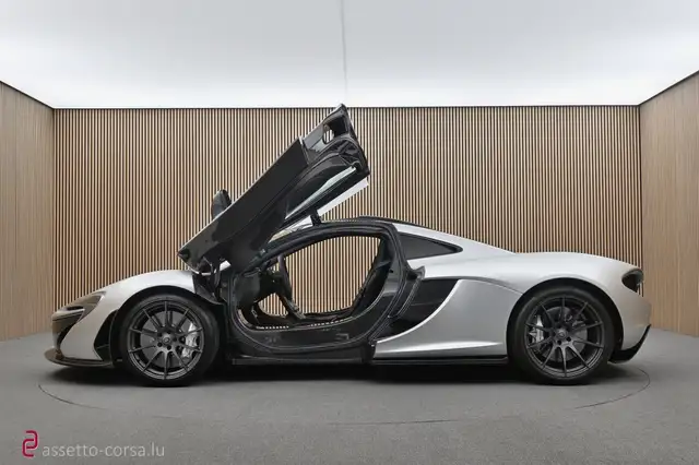 McLaren P1 view 29