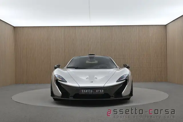 McLaren P1 view 7