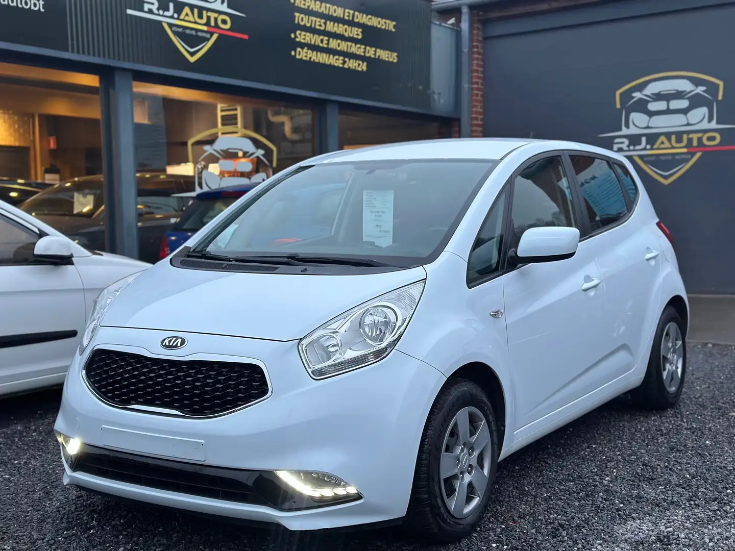 Kia Venga 1.6i World Edition (EU6d-TEMP) Wit - 1