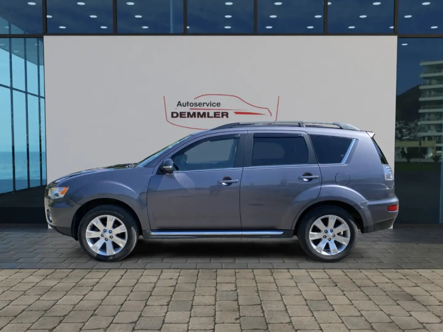 Mitsubishi Outlander MOTION 4WD 2.2 DI-D Grau - 2