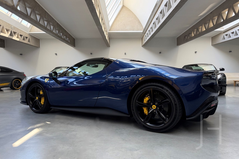 Ferrari 296 296 GTS — photo 7