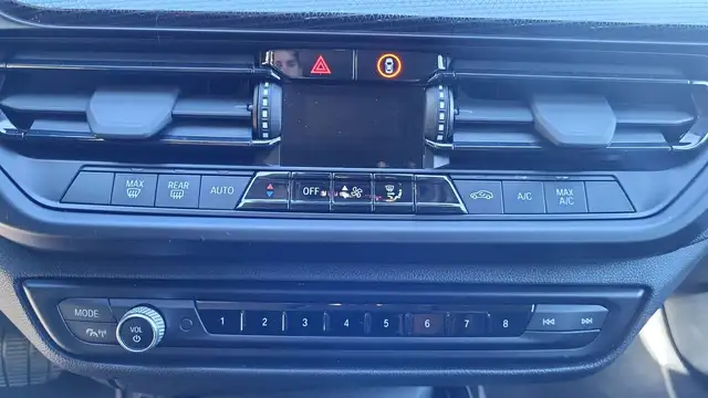 BMW 1 Series view 13