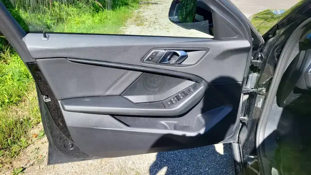 BMW 1 Series view 7