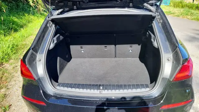 BMW 1 Series view 14