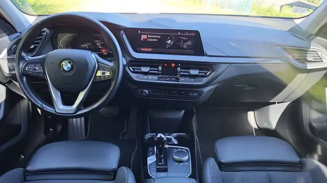 BMW 1 Series view 11