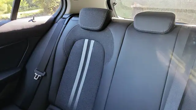 BMW 1 Series view 9