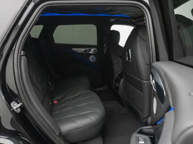 BMW XM view 26