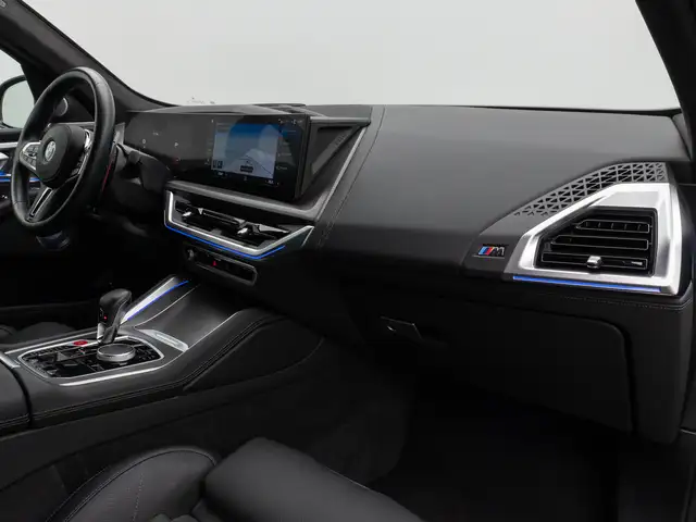 BMW XM view 23