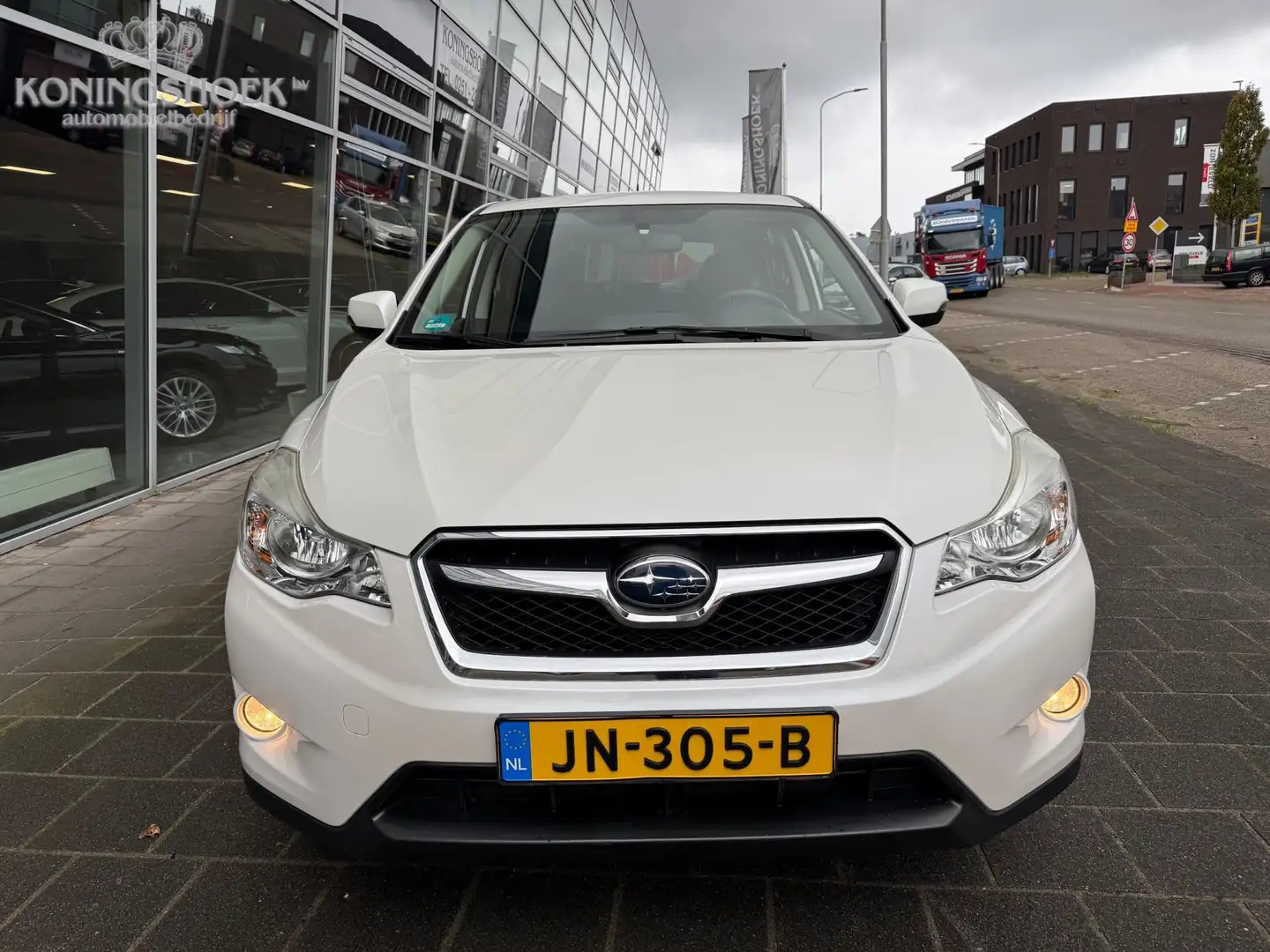 Subaru XV 1.6i Luxury AWD Weiß - 2