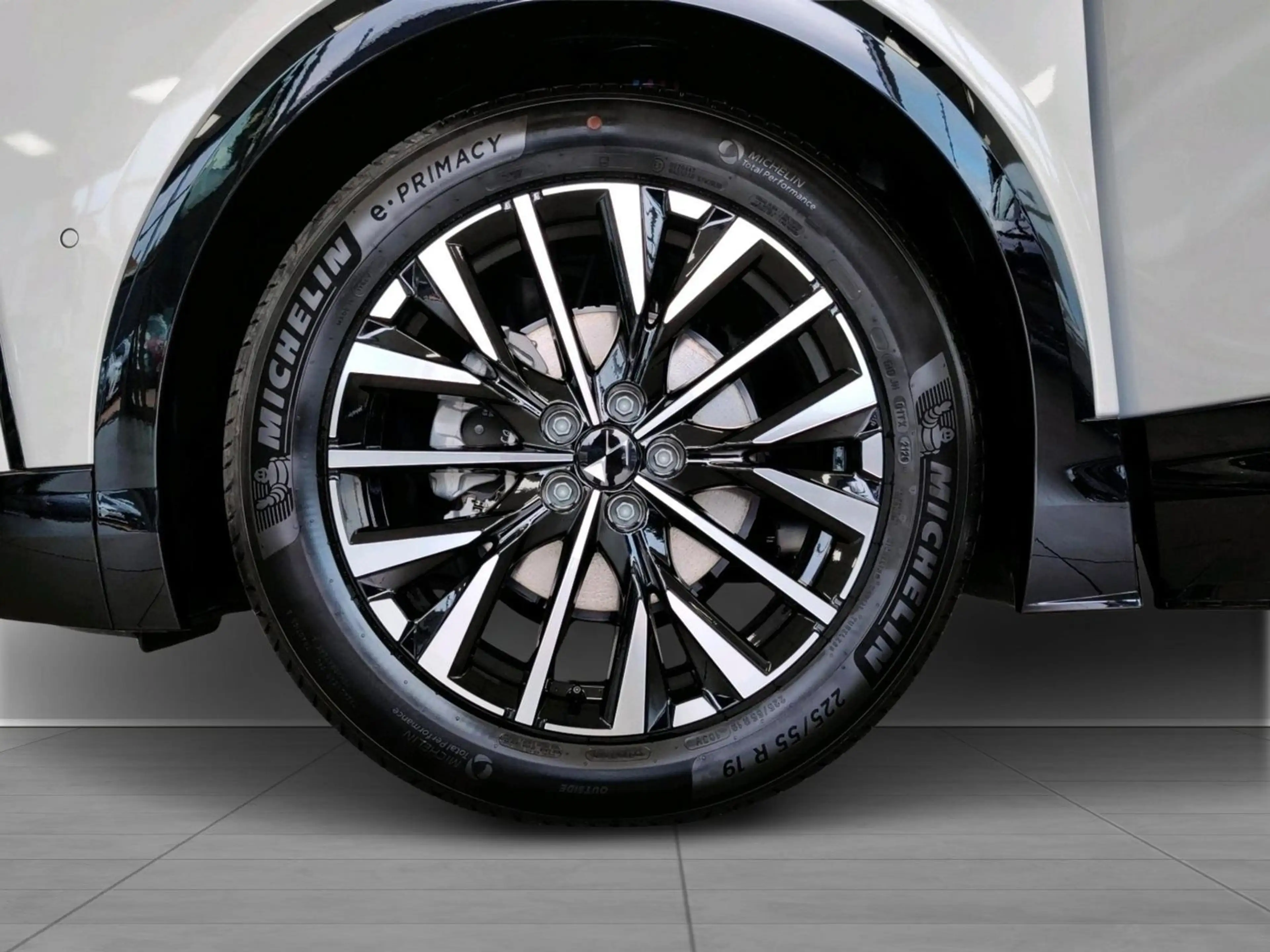 DS Automobiles N°7 ÉTOILE HYBRID 145 PS Glasdach — photo 6