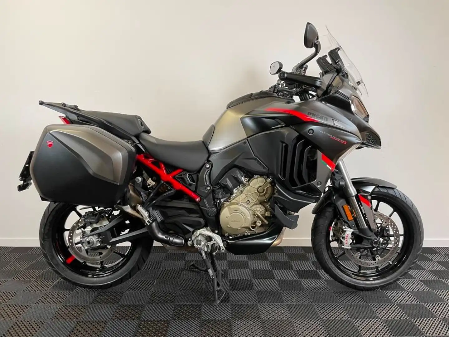 Ducati Multistrada V4 S Grand Tour + RK Approved Grijs - 1