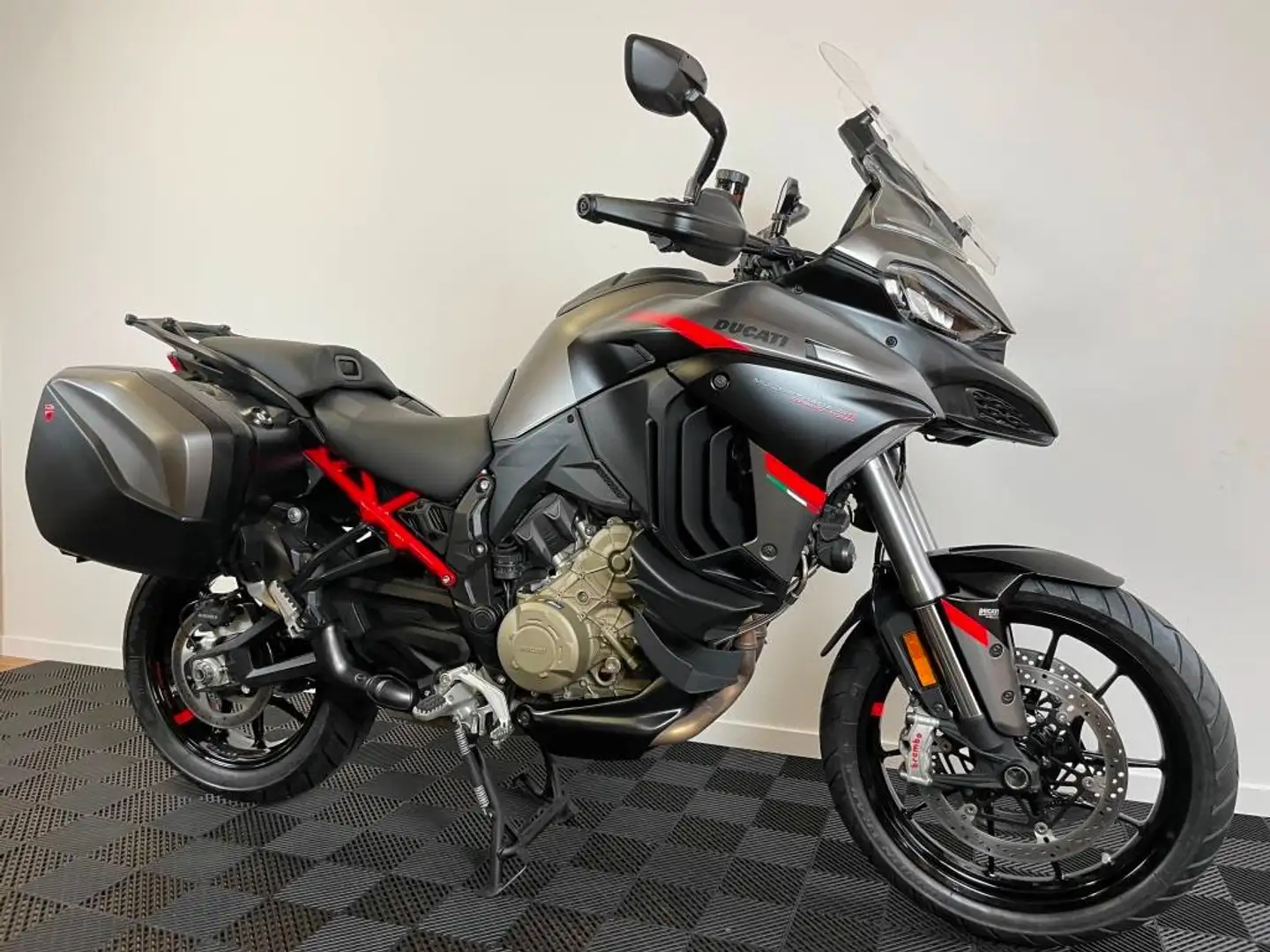 Ducati Multistrada V4 S Grand Tour + RK Approved Grijs - 2