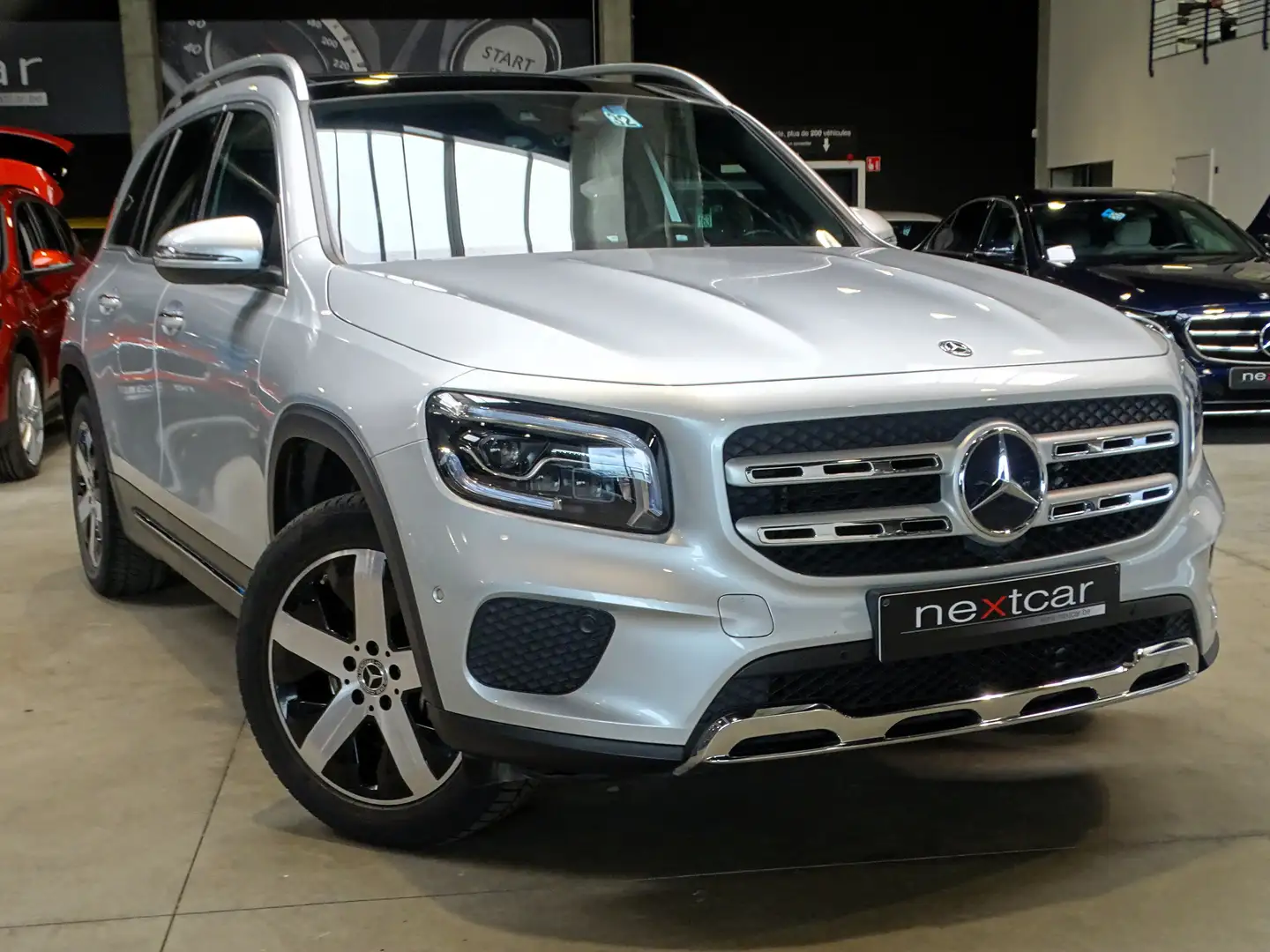 Mercedes-Benz GLB 200 d Luxury 8GTRONIC *PANO-CUIR-LED-CAMERA-NAVI-PARK* Srebrny - 2