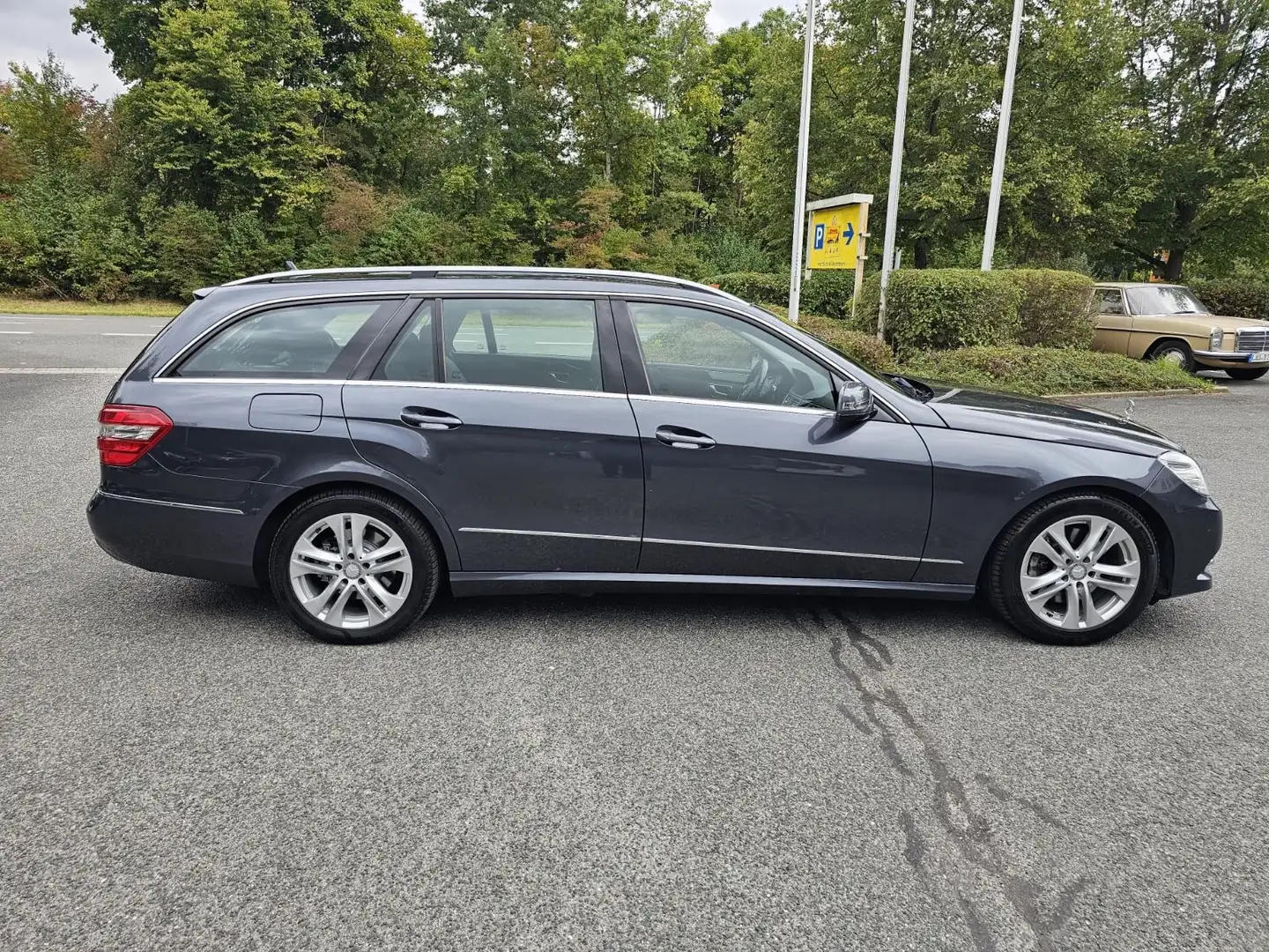 Mercedes-Benz E 350 T-Modell CDI, Automatik Grau - 2