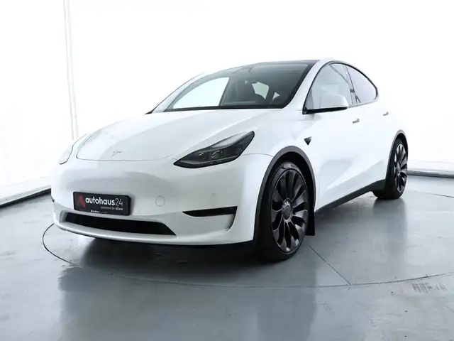 Tesla Model Y view 3