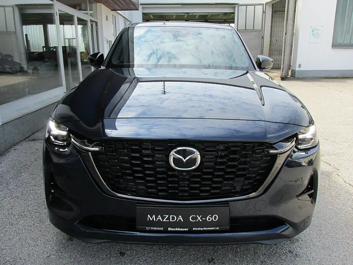 Mazda CX-60 2.5L e-SKYACTIV PHEV AWD HOMURA PLUS Aut. Blau - 2