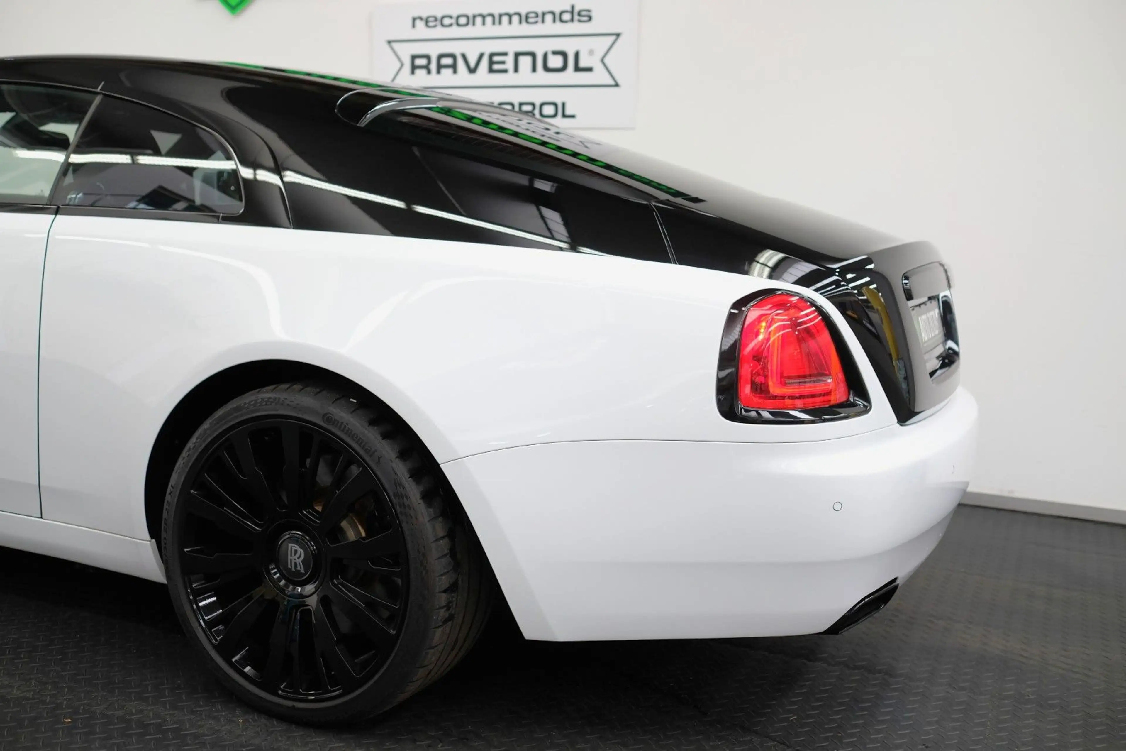 Rolls-Royce Wraith Serie II Optik/STARLIGHT/NOVITEC/BESPOKE/ — photo 10