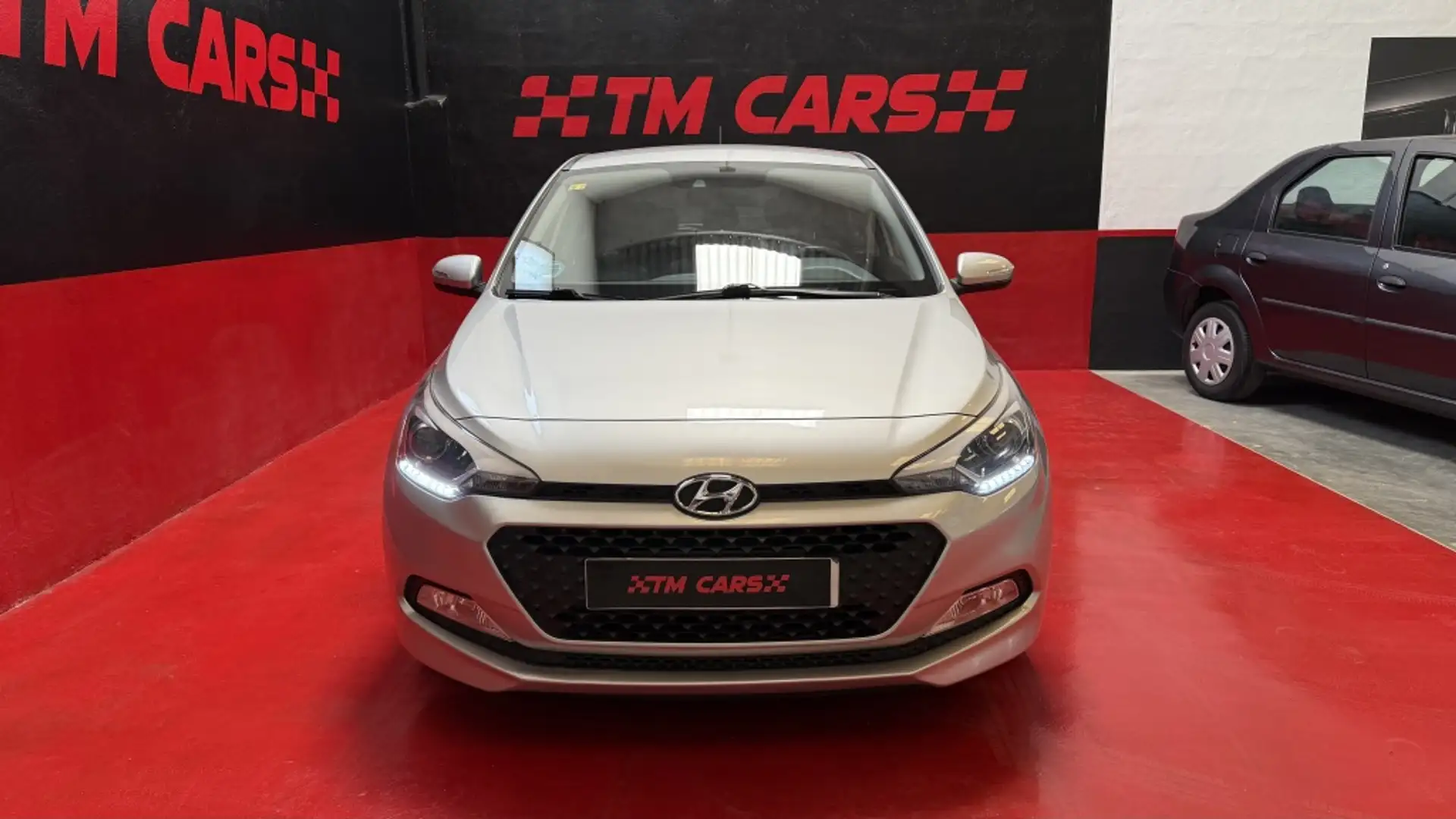 Hyundai i20 1.2 BD Klass Grijs - 2